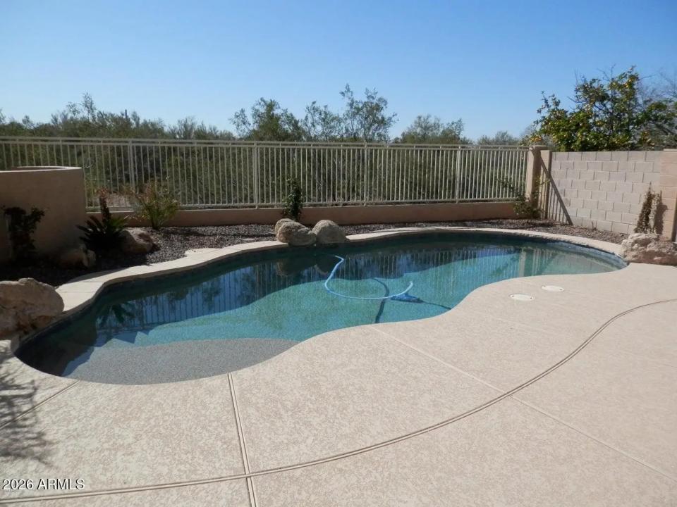 Real Estate Picture 8
