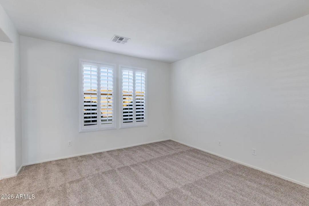 Real Estate Picture 11