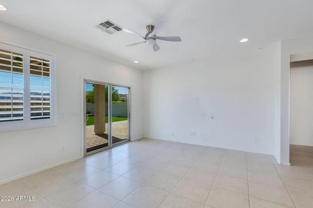 Real Estate Picture 14