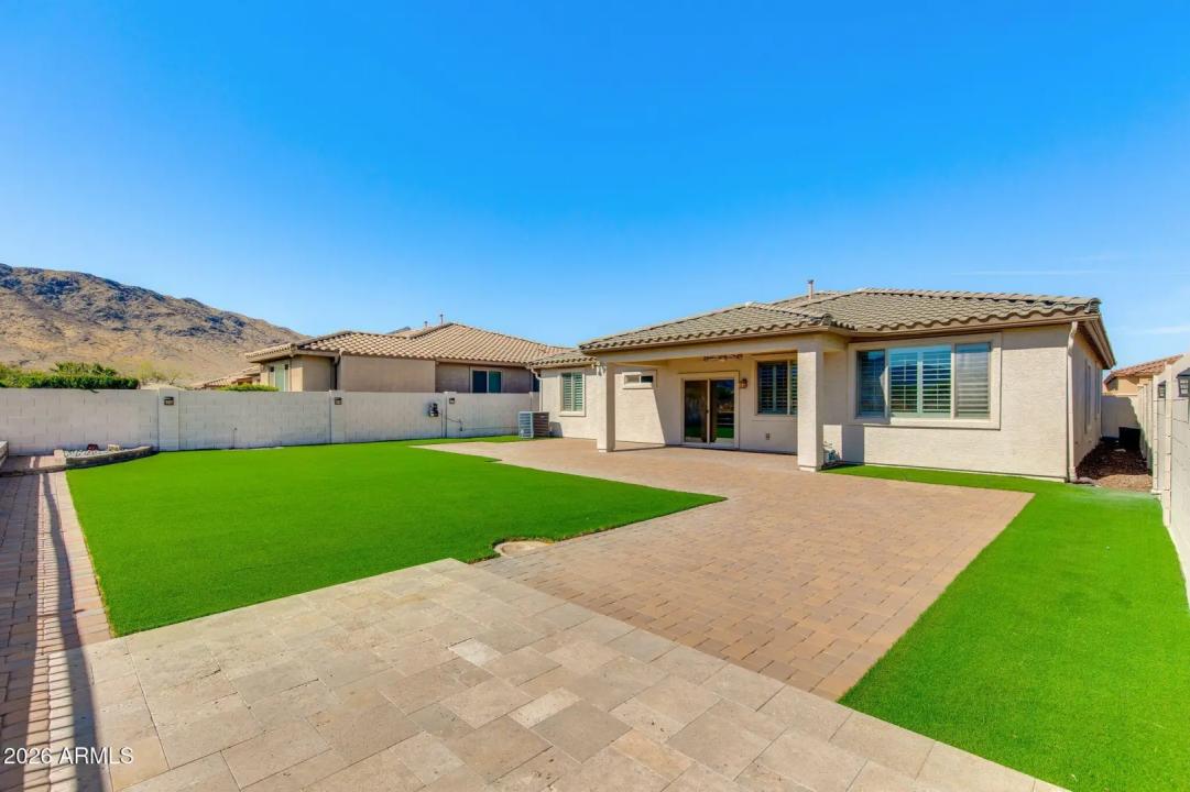 Real Estate Picture 23