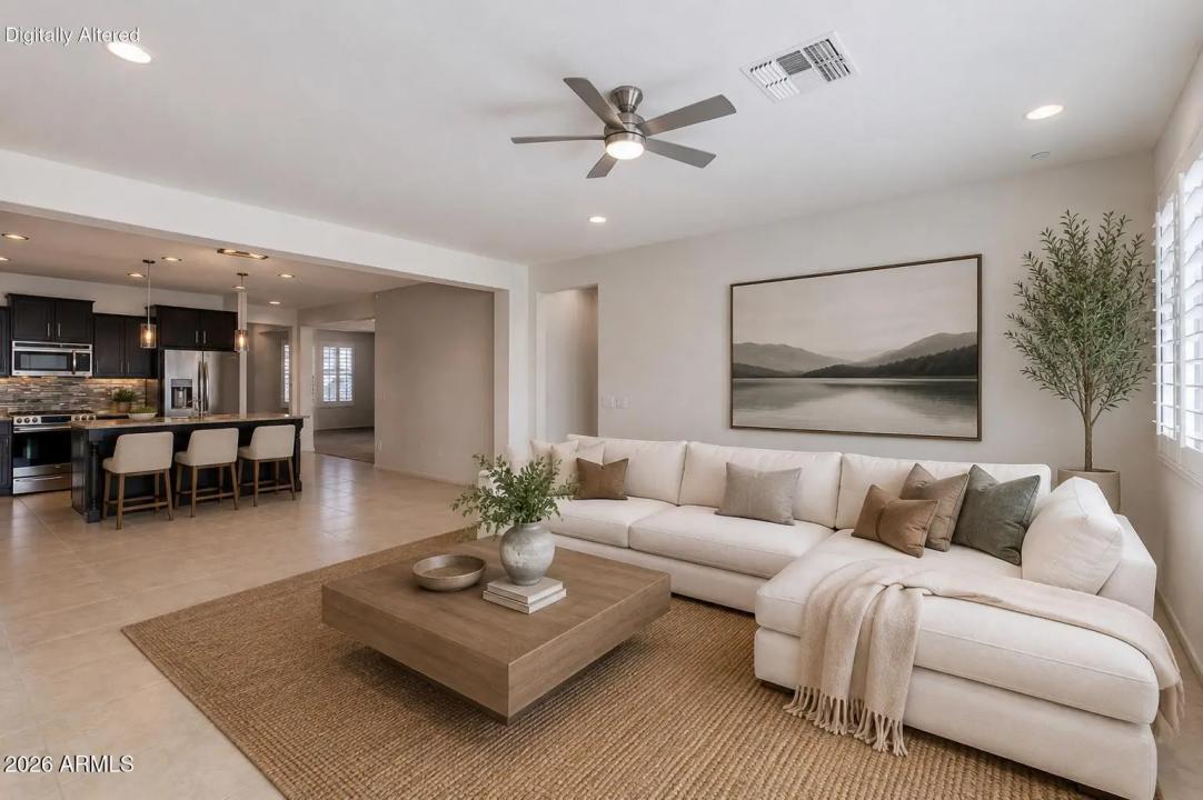 Real Estate Picture 4