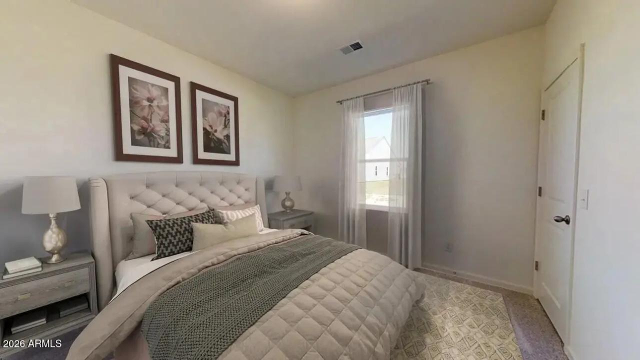 Real Estate Picture 5