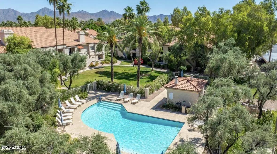 Real Estate Picture 3