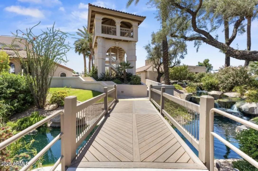 Real Estate Picture 4