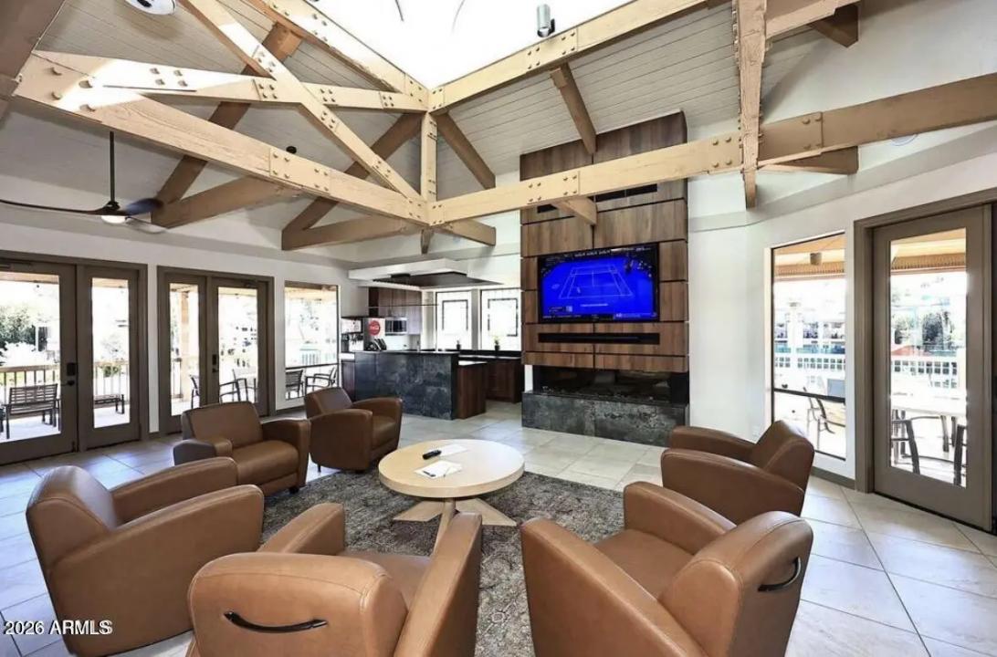 Real Estate Picture 5