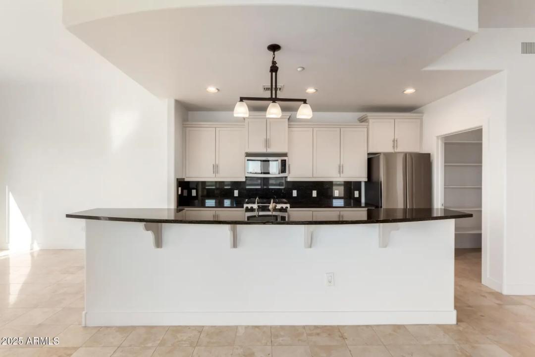 Real Estate Picture 5