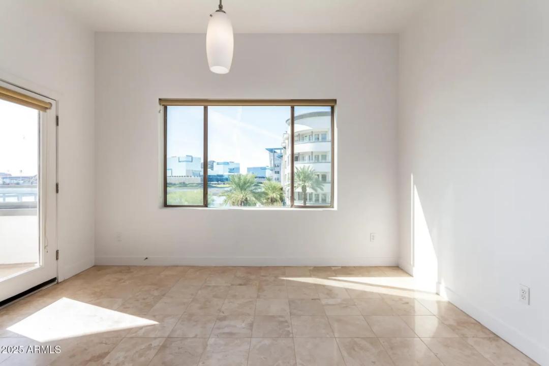 Real Estate Picture 8