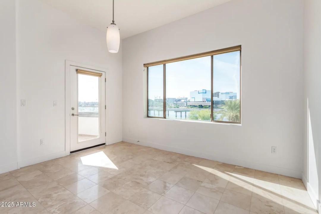 Real Estate Picture 11