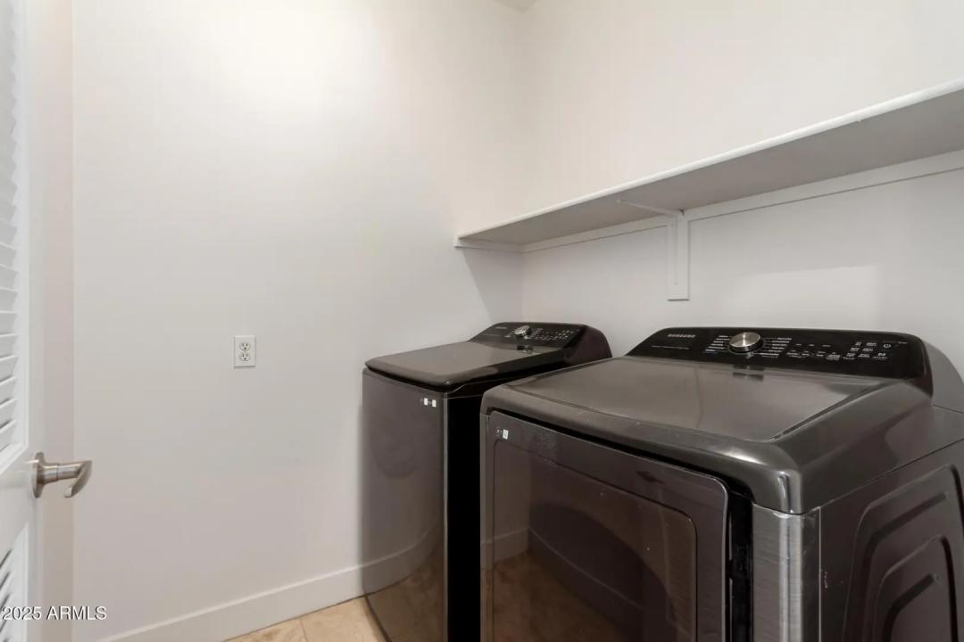 Real Estate Picture 16