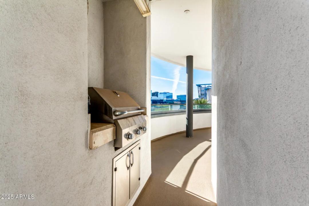 Real Estate Picture 20