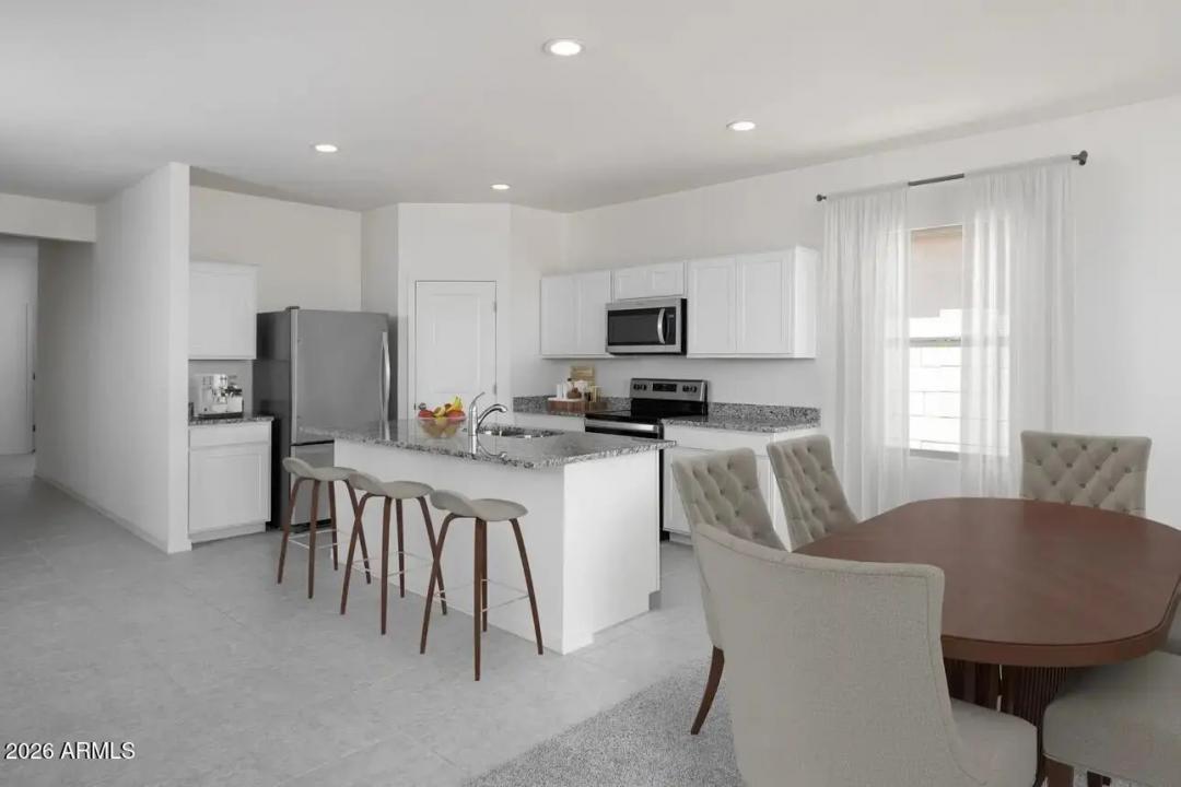 Real Estate Picture 5