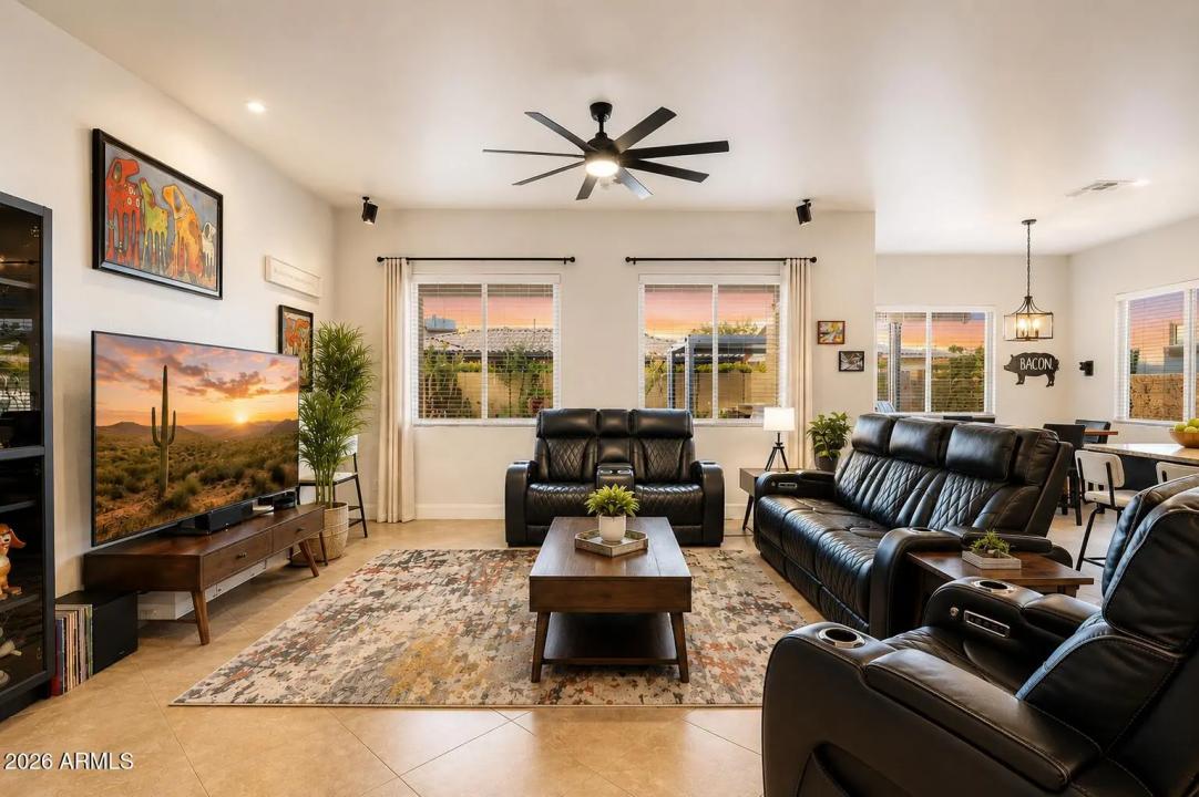 Real Estate Picture 3