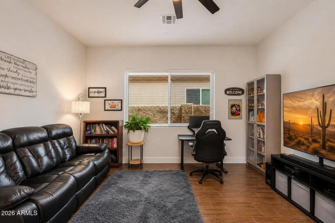 Real Estate Picture 6