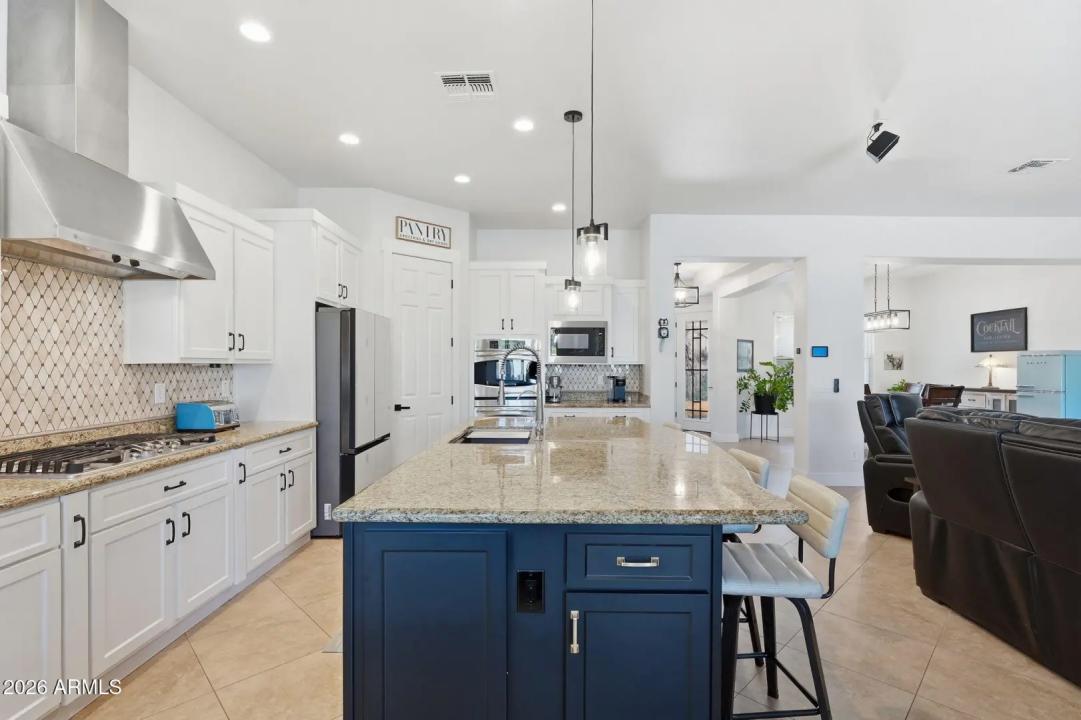 Real Estate Picture 10