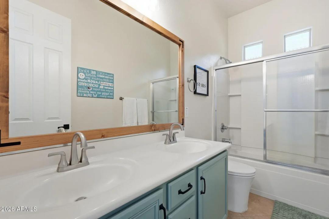 Real Estate Picture 18