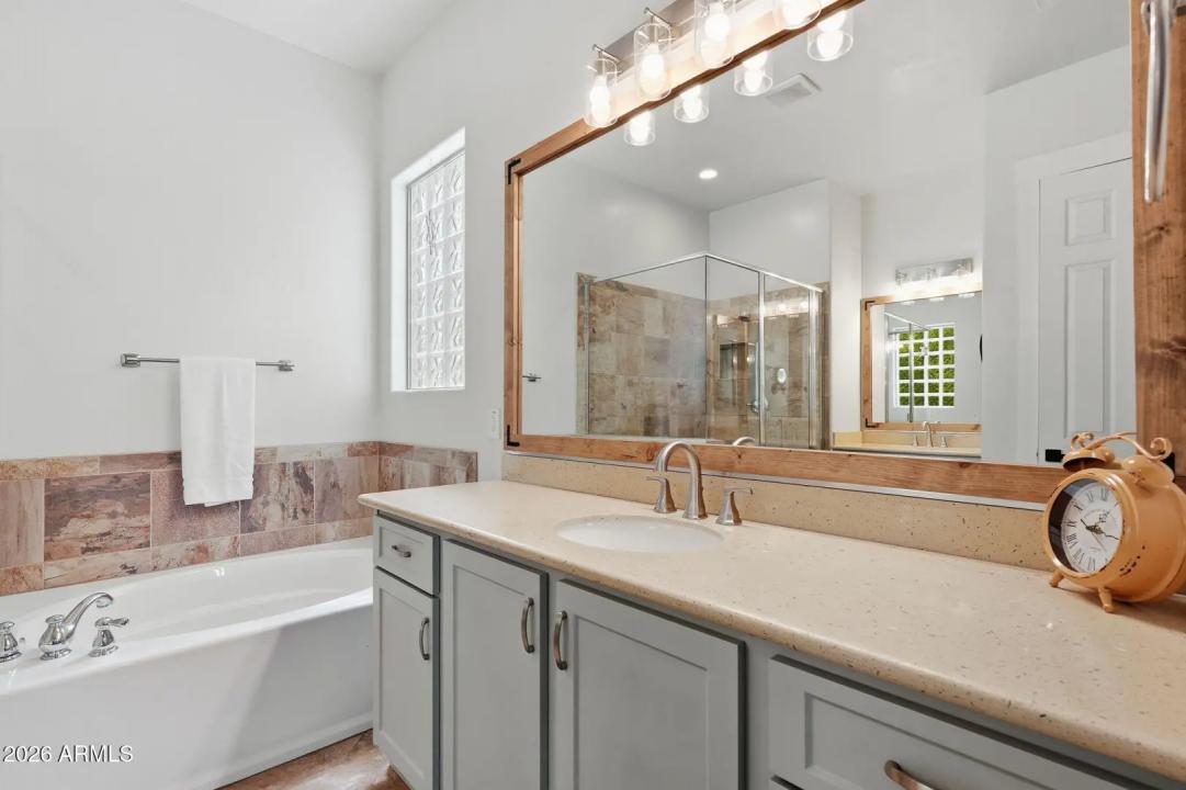 Real Estate Picture 15