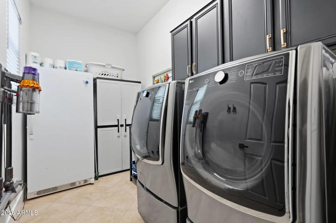 Real Estate Picture 22