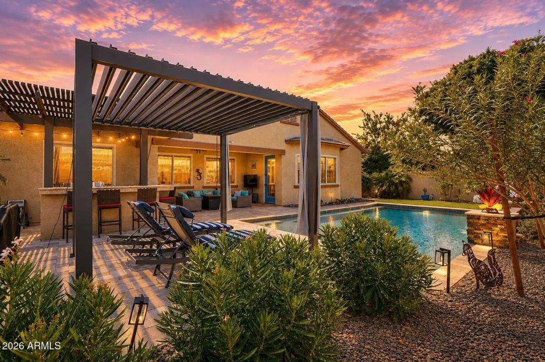 Real Estate Picture 24