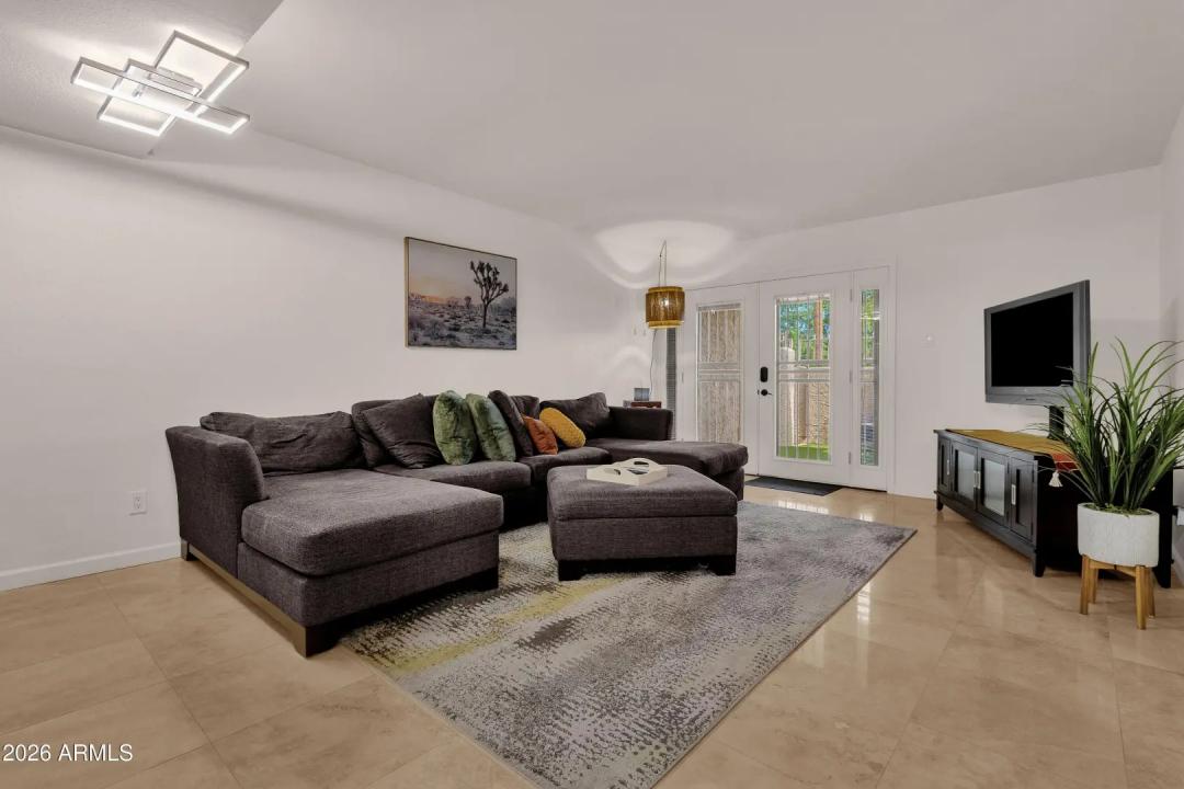Real Estate Picture 3