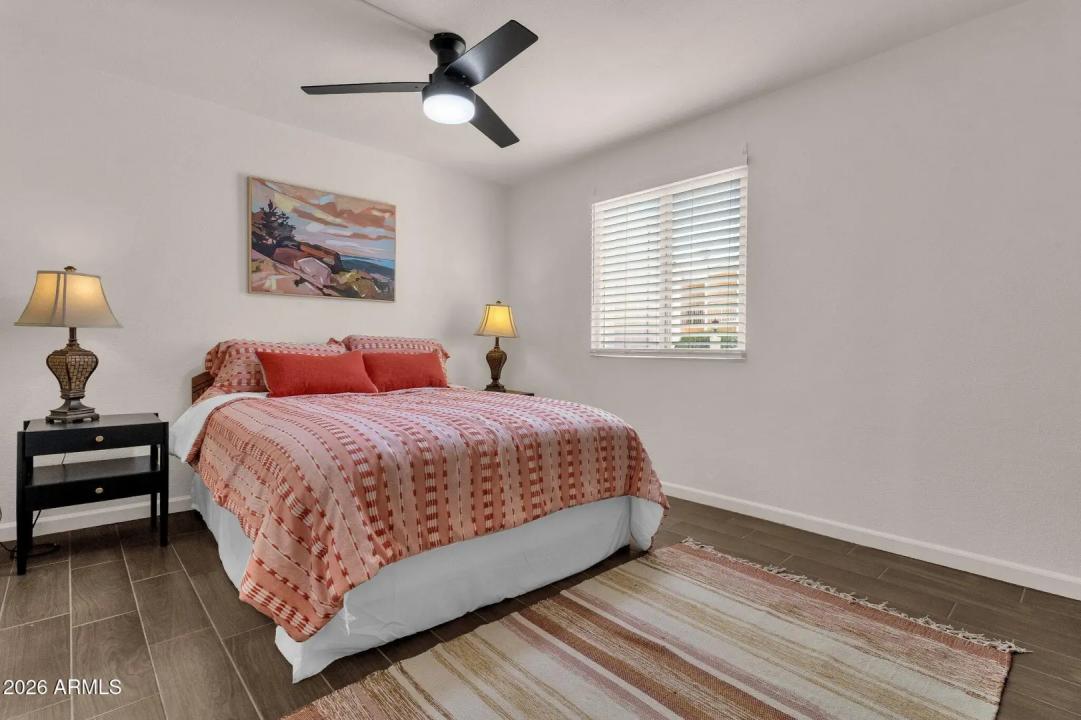 Real Estate Picture 7