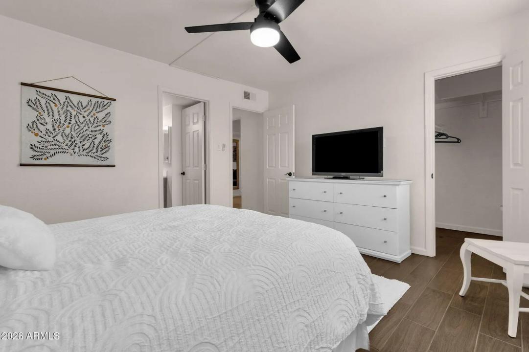 Real Estate Picture 10