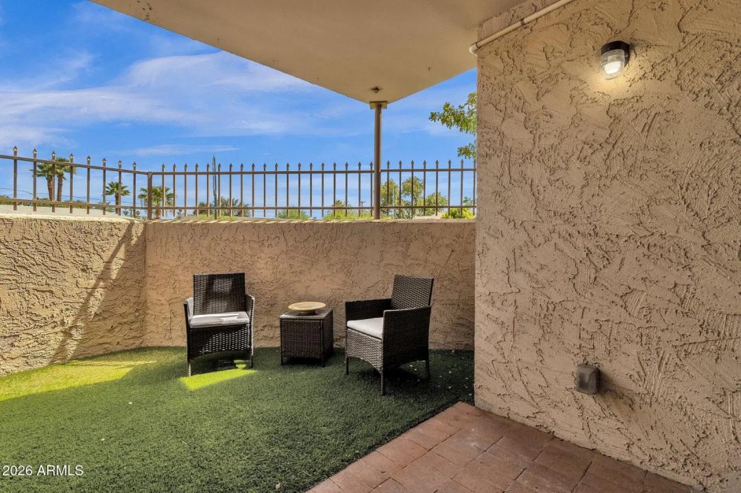 Real Estate Picture 14