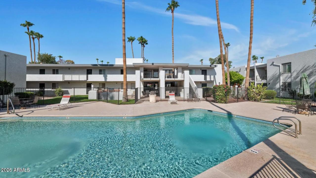 Real Estate Picture 16