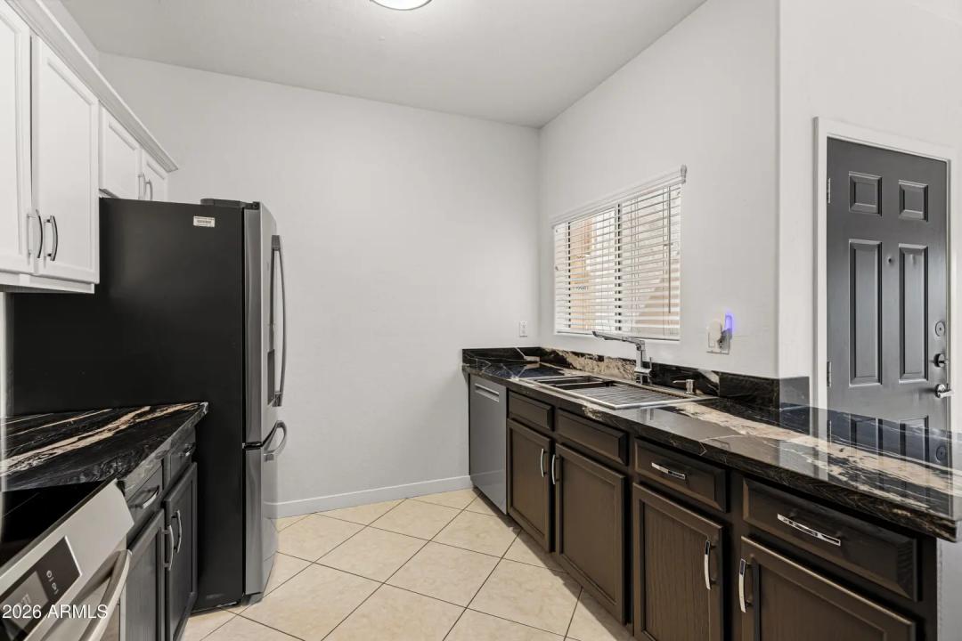 Real Estate Picture 7