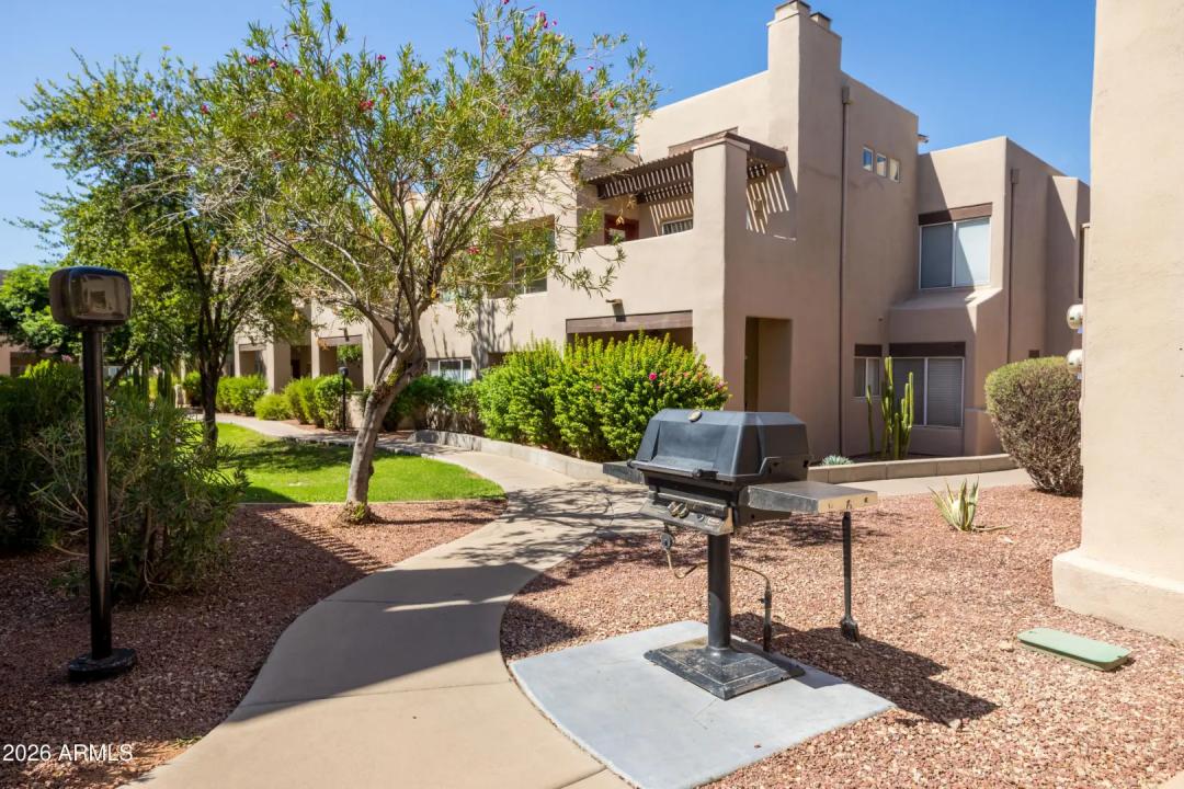 Real Estate Picture 33