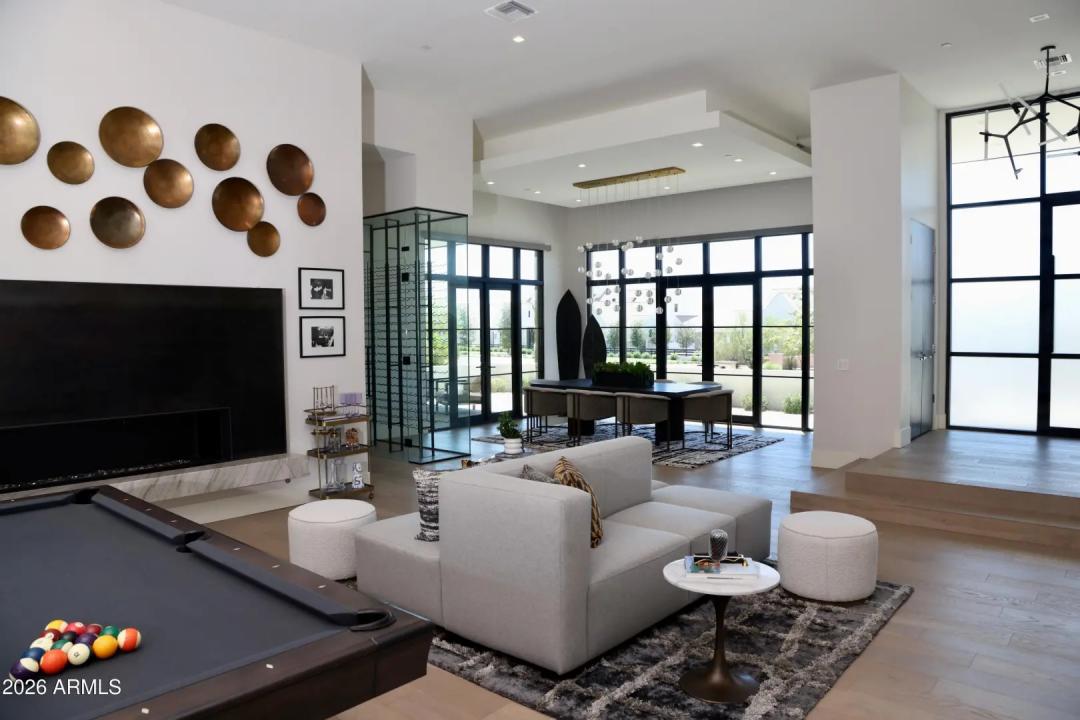 Real Estate Picture 9