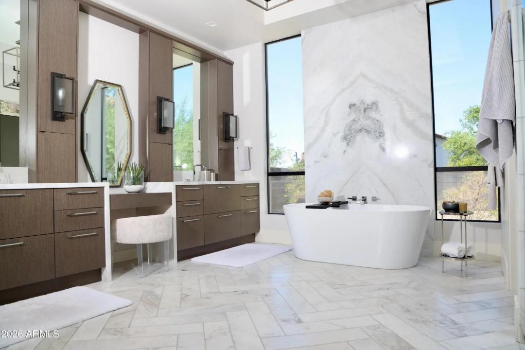 Real Estate Picture 22