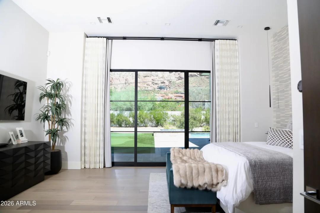 Real Estate Picture 21