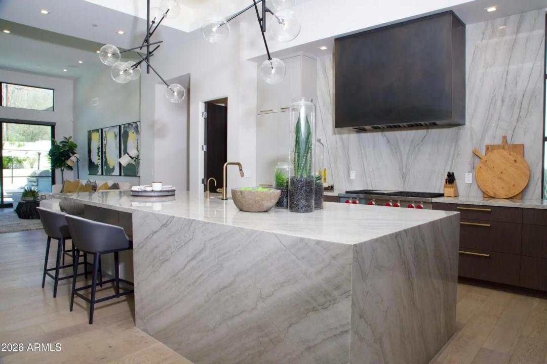 Real Estate Picture 13