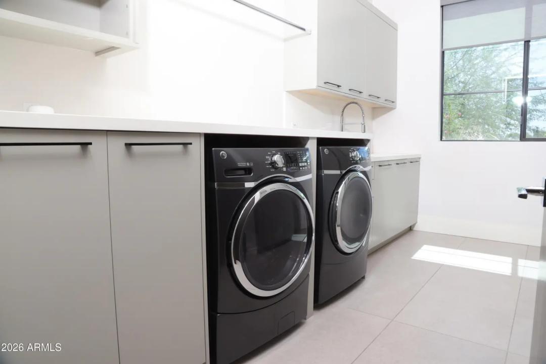 Real Estate Picture 33