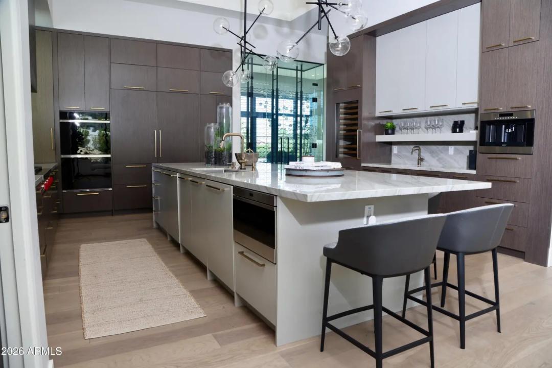 Real Estate Picture 14