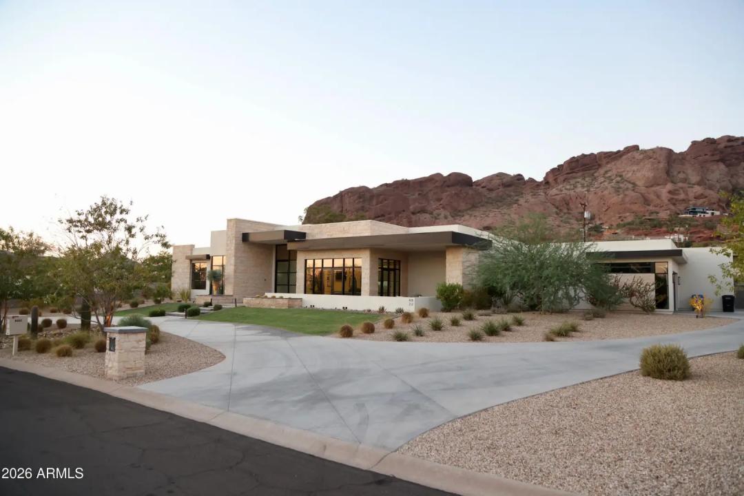 Real Estate Picture 4