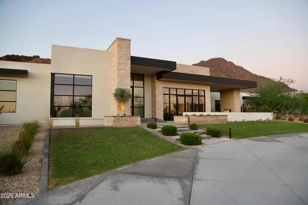 Real Estate Picture 3