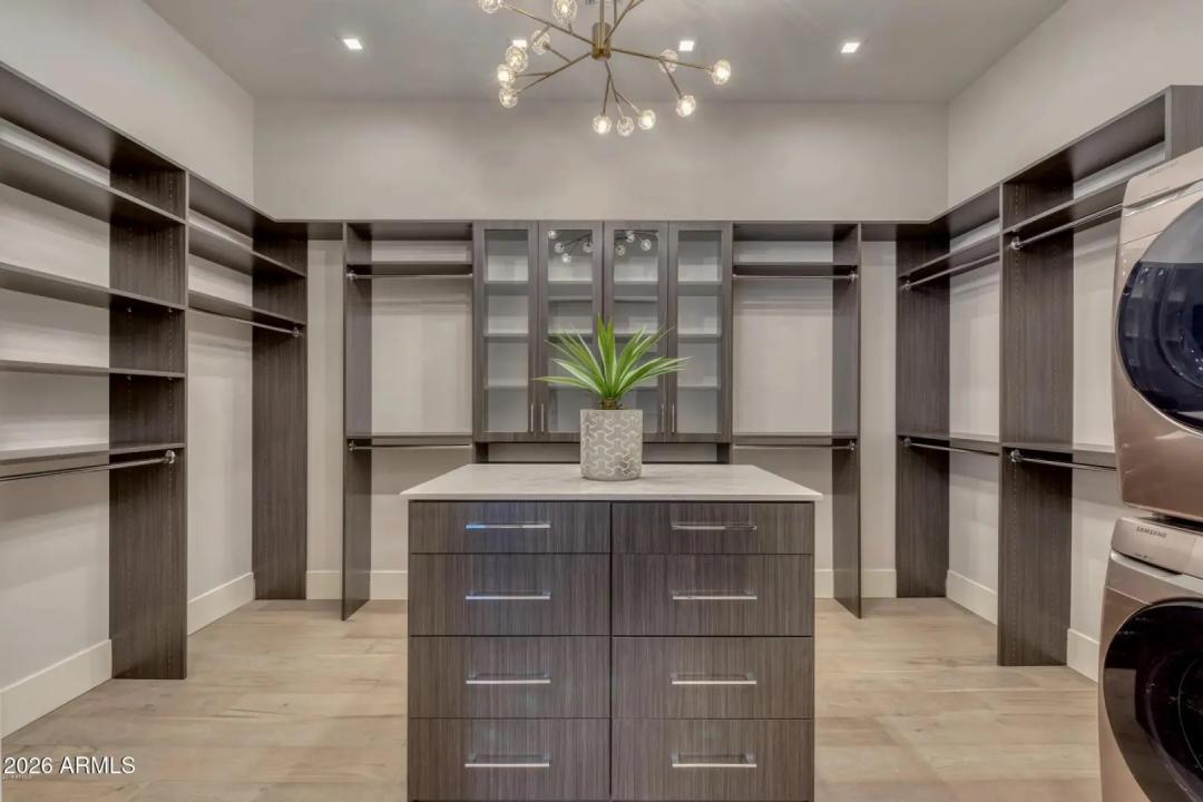 Real Estate Picture 24