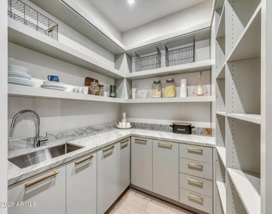 Real Estate Picture 16