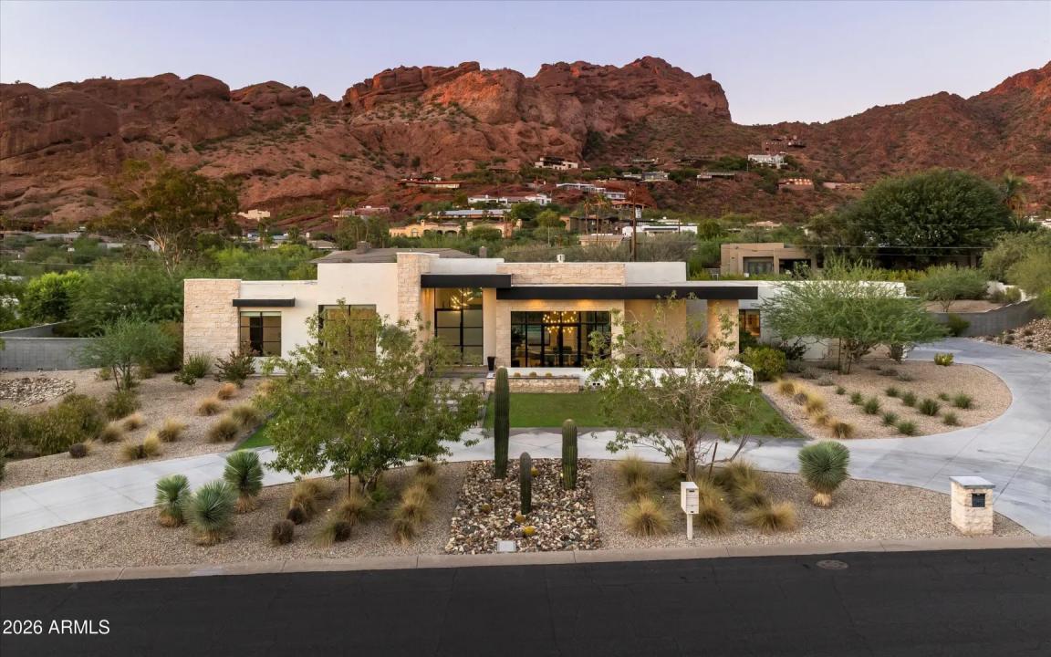 4822 E PALOMINO Road Phoenix AZ 85018