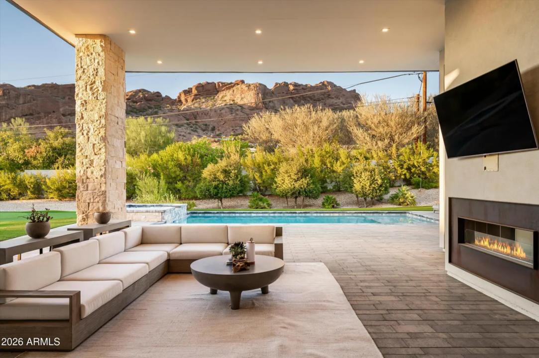 Real Estate Picture 12