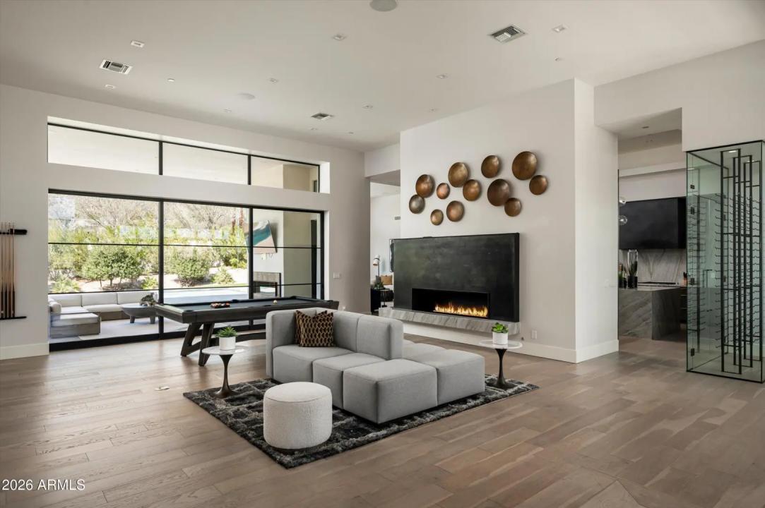 Real Estate Picture 9