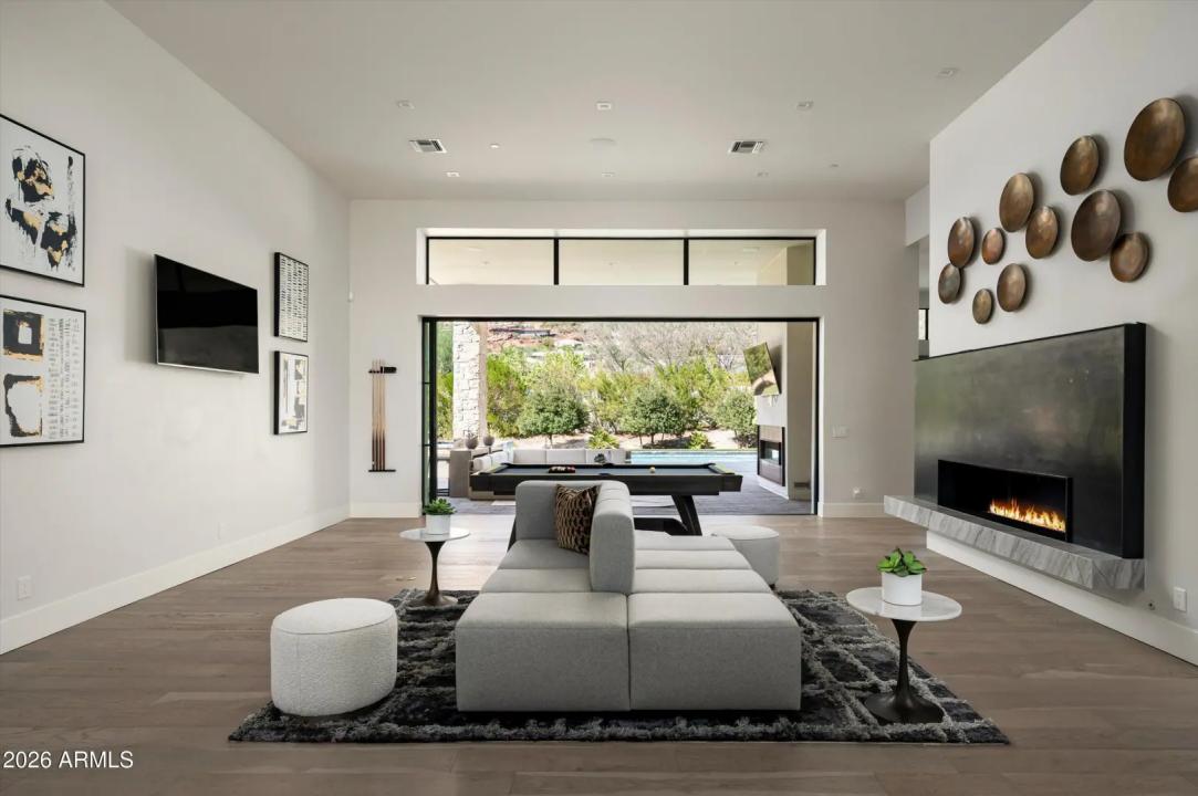 Real Estate Picture 13