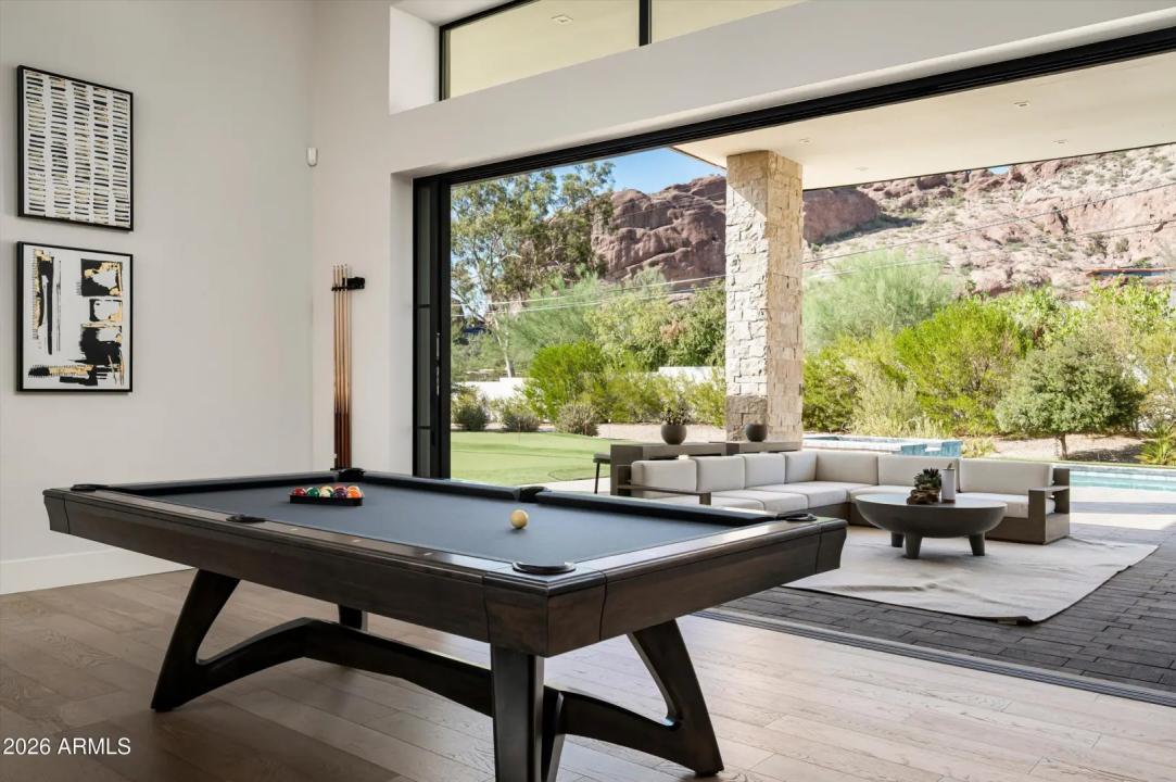 Real Estate Picture 11