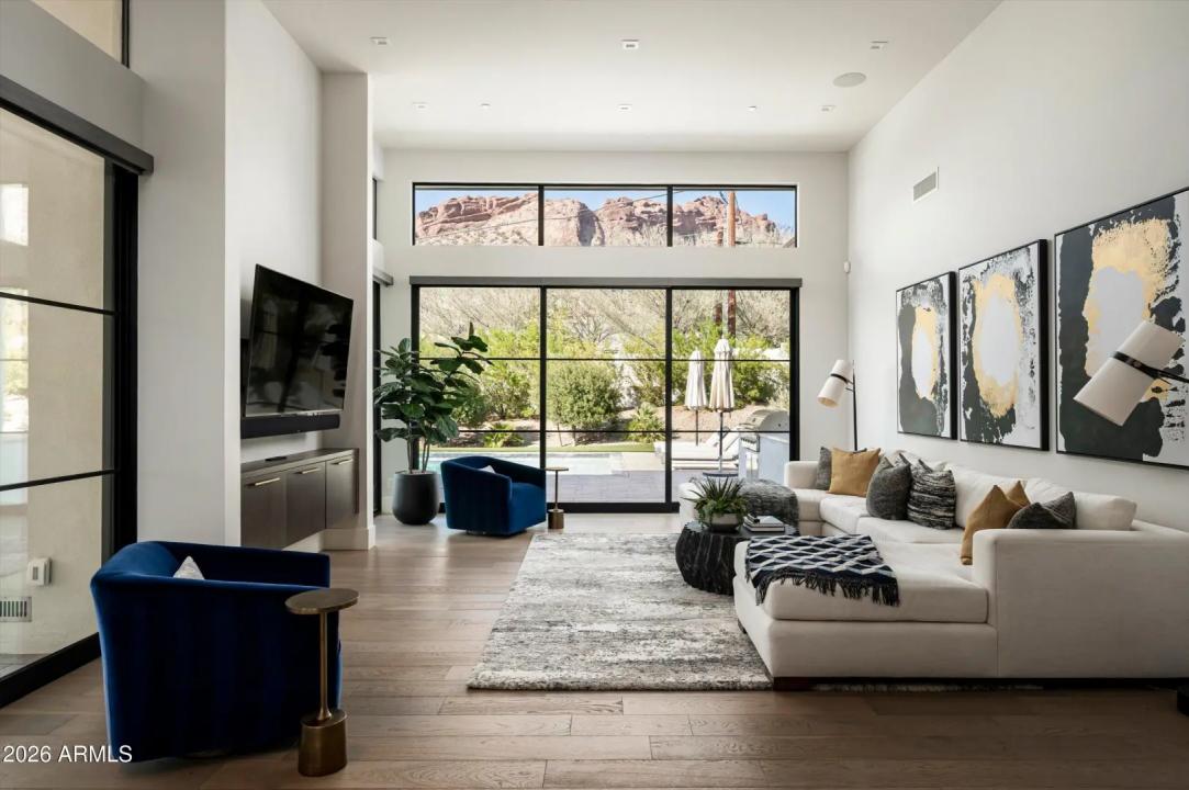 Real Estate Picture 14