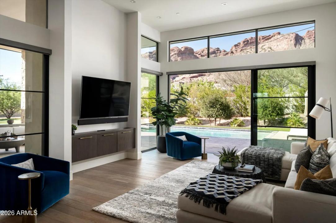 Real Estate Picture 15