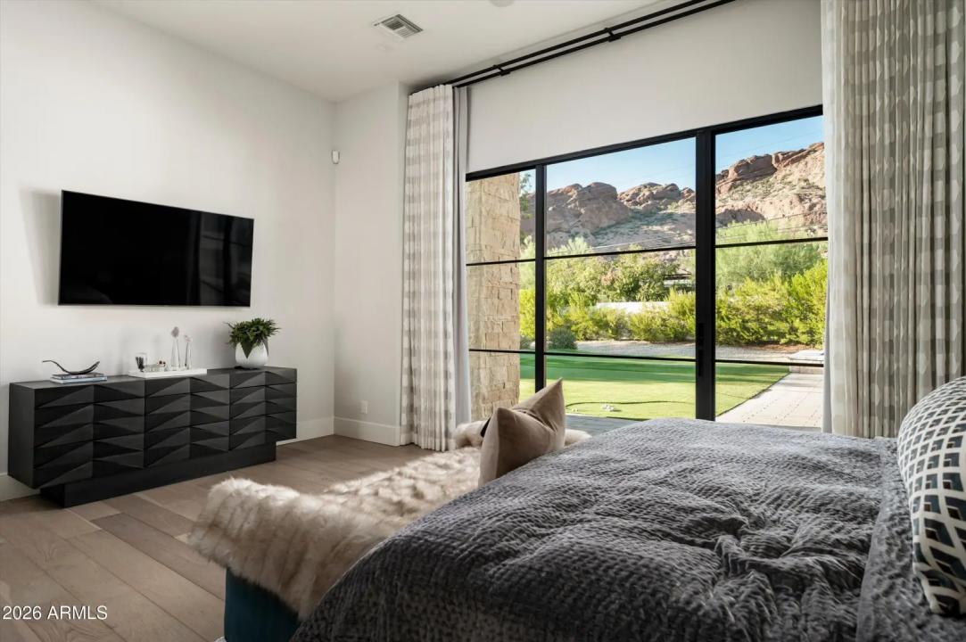 Real Estate Picture 23