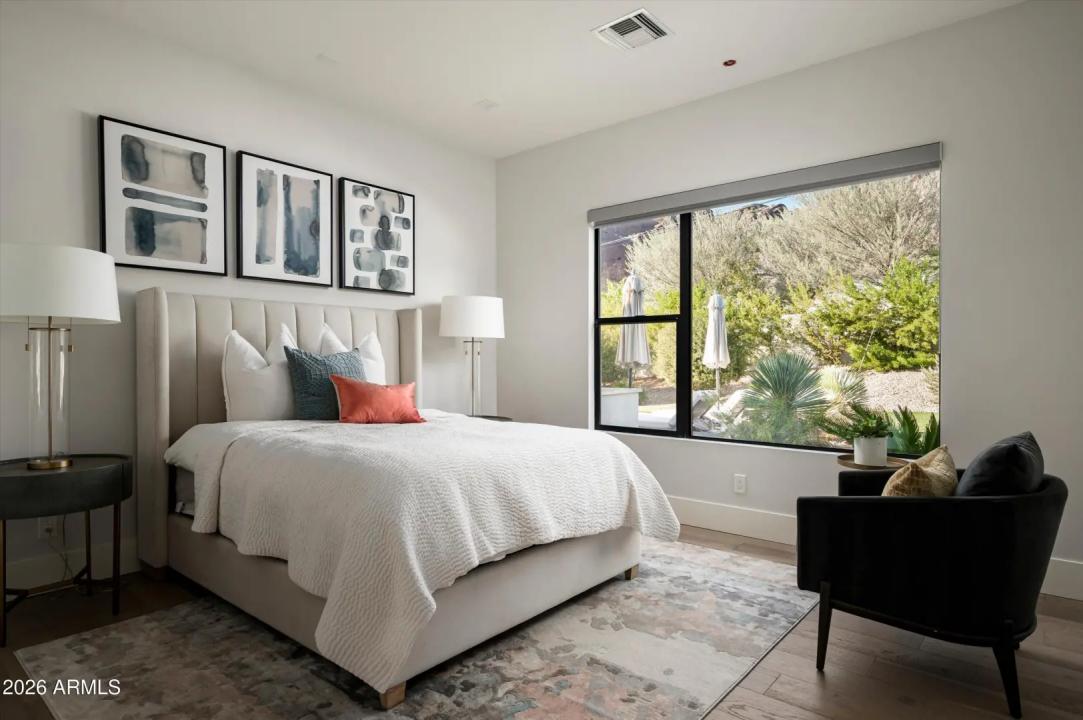 Real Estate Picture 28