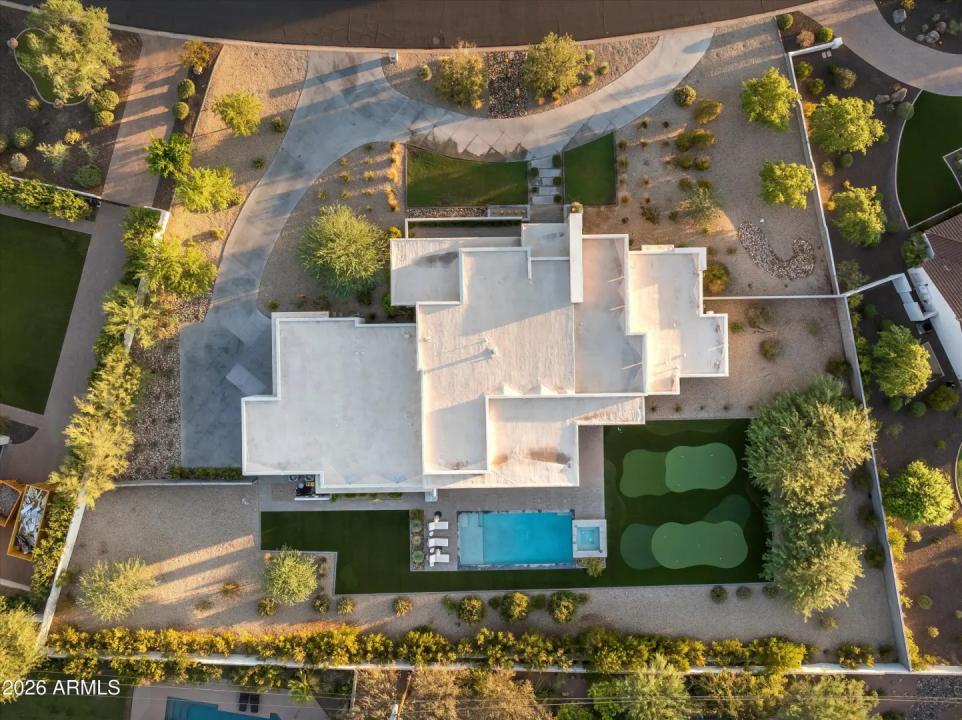 Real Estate Picture 50