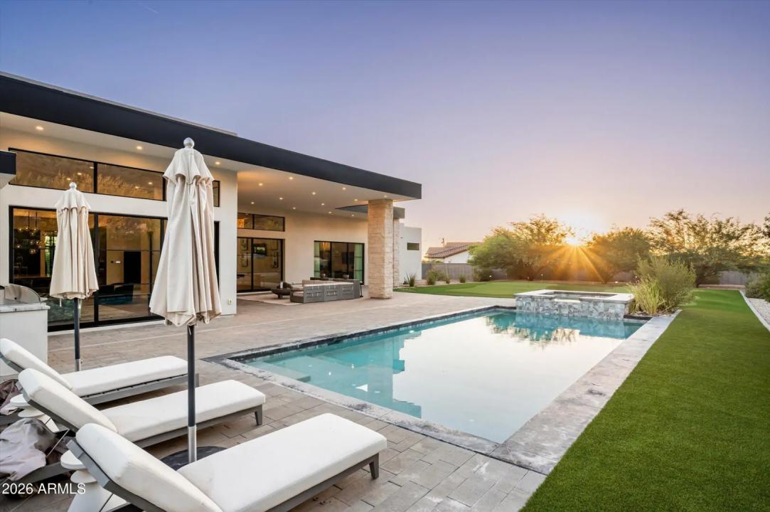 Real Estate Picture 35